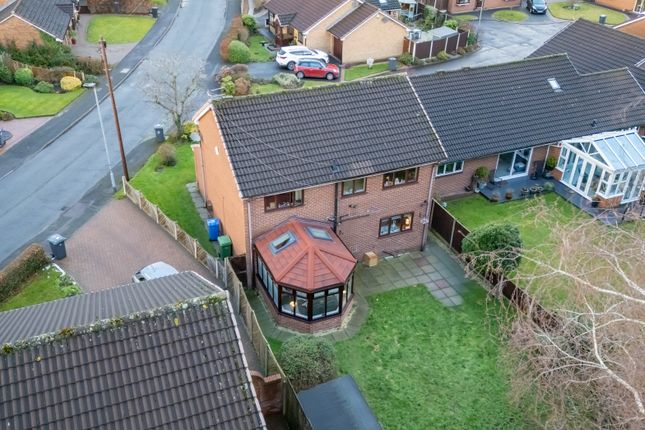 4 bed property, in Sharon Park Close, £550,000