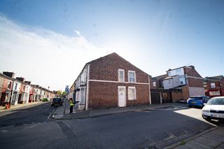 2 bed property, in Lynholme Road, £85,000