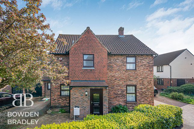 4 bed property, in Peel Place, £650,000