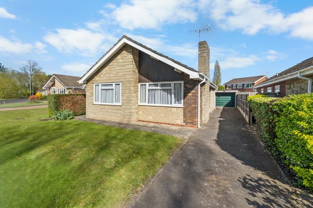 2 bed property, in Manor Court Road, £345,000