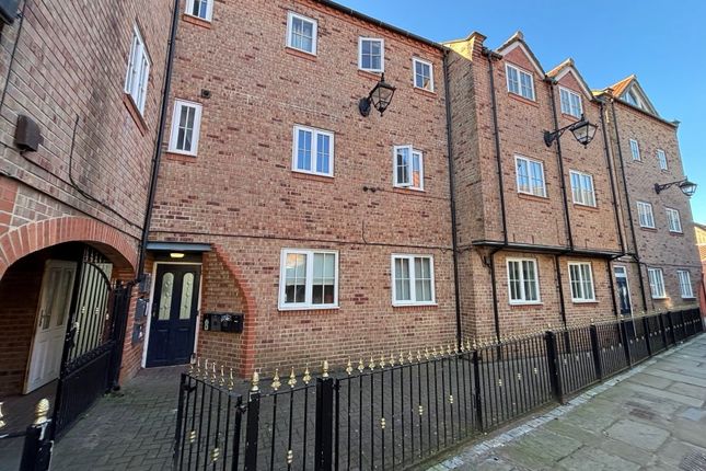 1 bed property, in 13 Howard House, £35,000