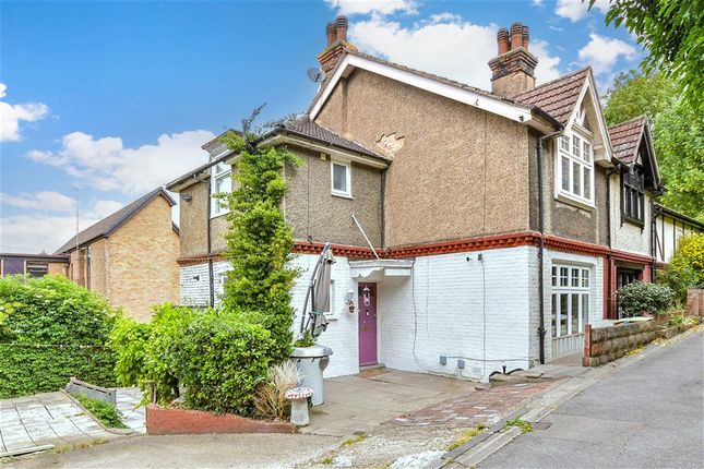 3 bed property, in Backfields, £400,000