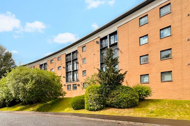 2 bed property, in Calderpark Terrace, £135,000