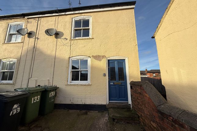 2 bed property, in High Street, £100,000