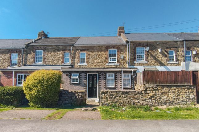 2 bed property, in Garden Street, £82,500