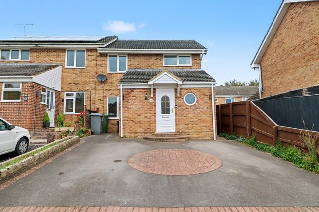 3 bed property, in Crawley Crescent, £295,000