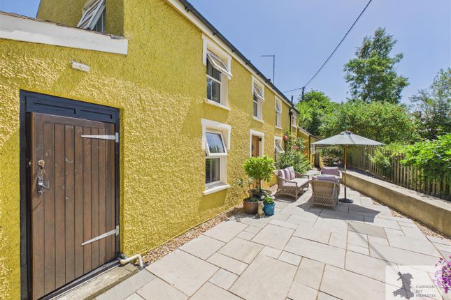 3 bed property, in Pontgarreg, £390,000