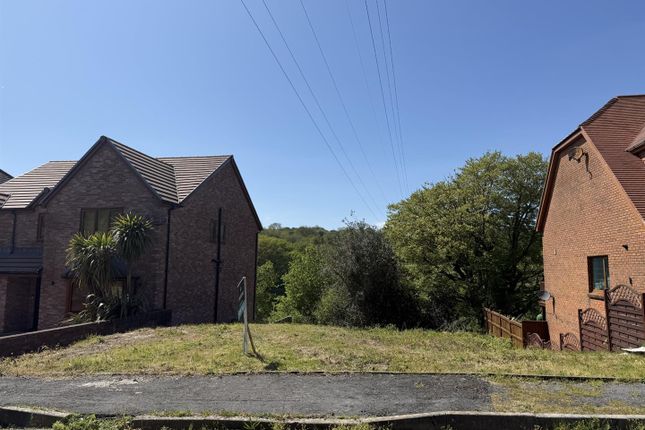 Studio, in Heol Cae Felin, £129,950