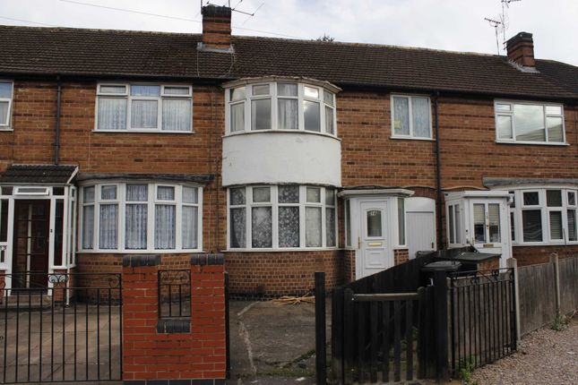 3 bed property, in Greenwood Road, £190,000