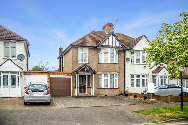 3 bed property, in Beechwood Avenue, £625,000