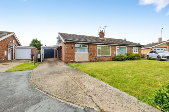 2 bed property, in Washington Close, £145,000
