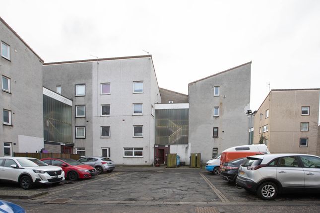 3 bed property, in Parterre, £42,000