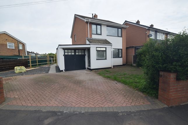 3 bed property, in Fieldhouse Drive, £275,000