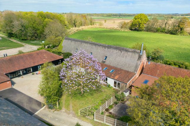 6 bed property, in Private Road, £800,000
