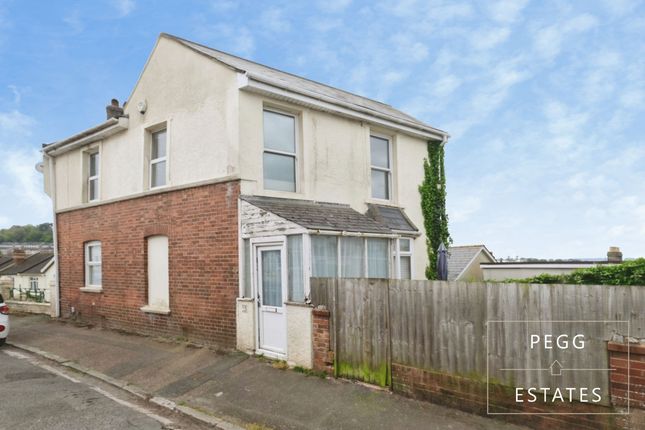 3 bed property, in Dunmere Road, £190,000