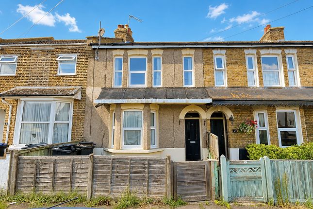 3 bed property, in Cliff Sea Grove, £250,000