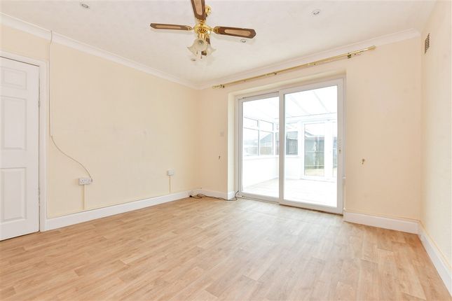2 bed property, in Newport Road, £250,000