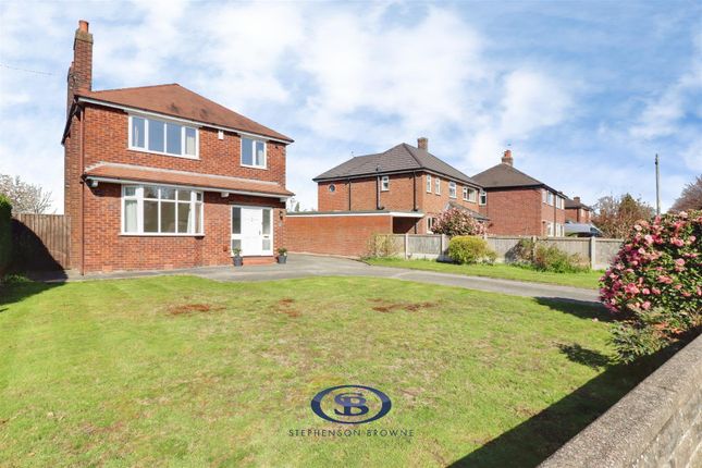 3 bed property, in Moss Lane, £475,000