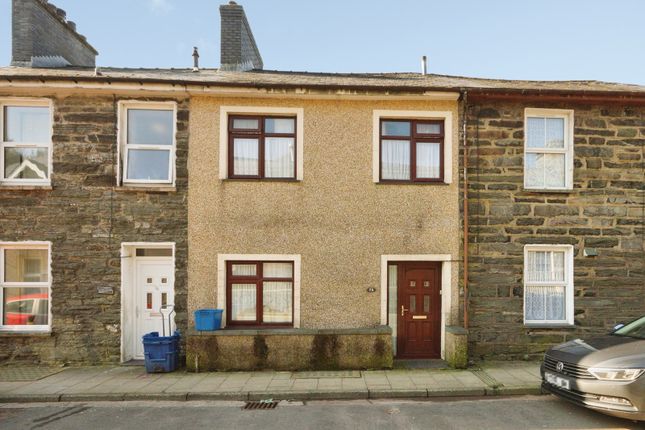 3 bed property, in High Street, £155,000