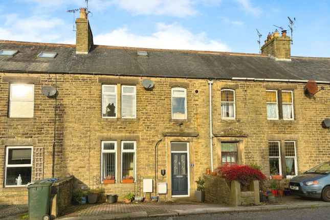 3 bed property, in Pendle View, £215,000