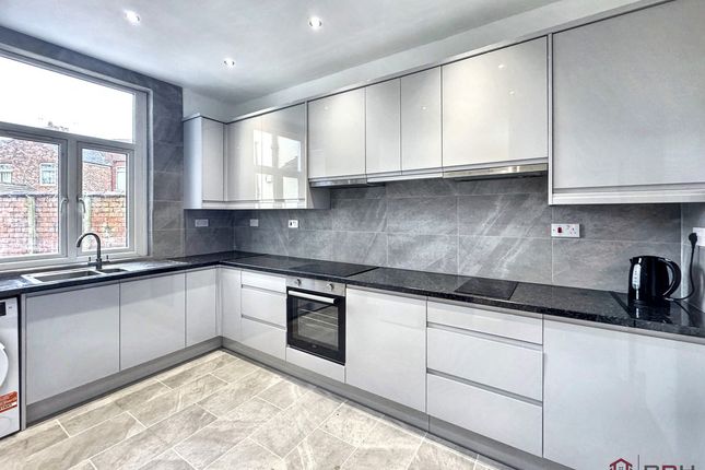 6 bed property, in Morrill Street, £220,000