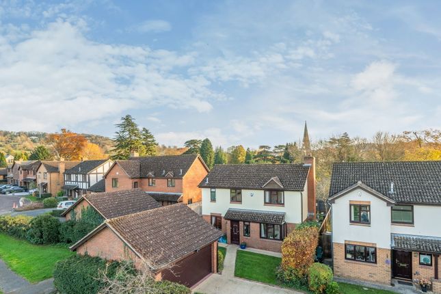 4 bed property, in Briar Walk, £500,000