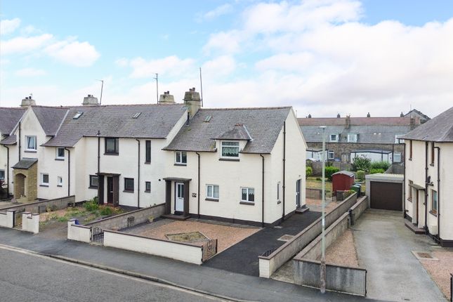 3 bed property, in India Street, £125,000