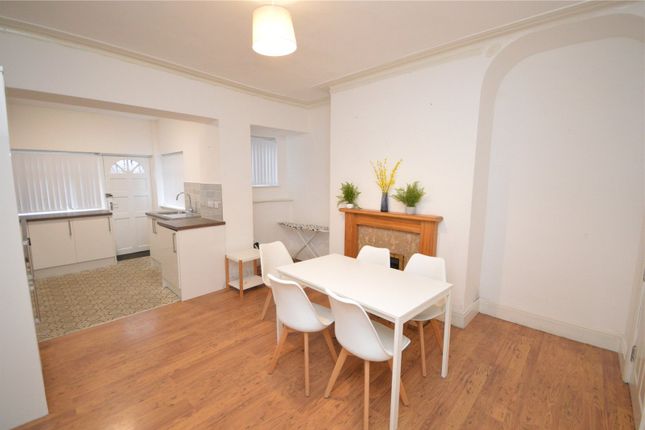 4 bed property, in 350A, £215,000