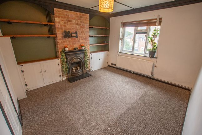 2 bed property, in Sandfields, £260,000