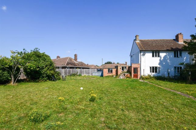 3 bed property, in Hawthorn Way, £250,000