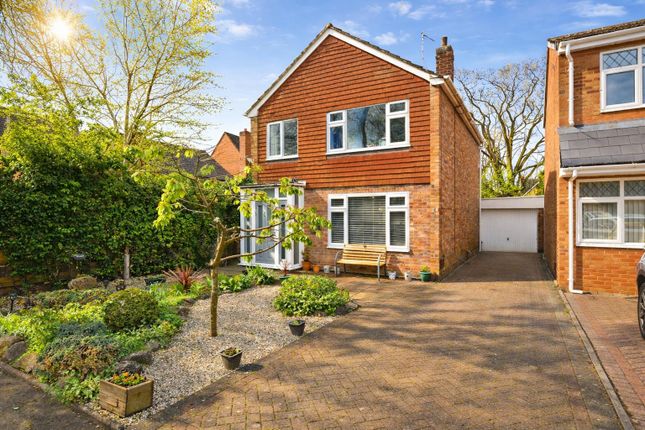 3 bed property, in Saxon Close, £425,000