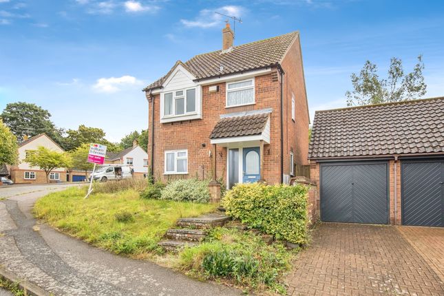 3 bed property, in Grantham Crescent, £290,000