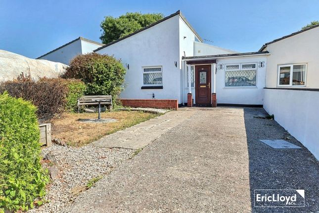 2 bed property, in Pillar Avenue, £285,000