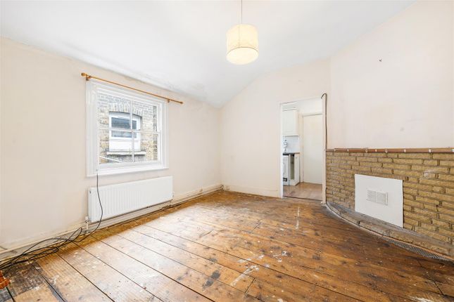 2 bed property, in Lucas Road, £300,000