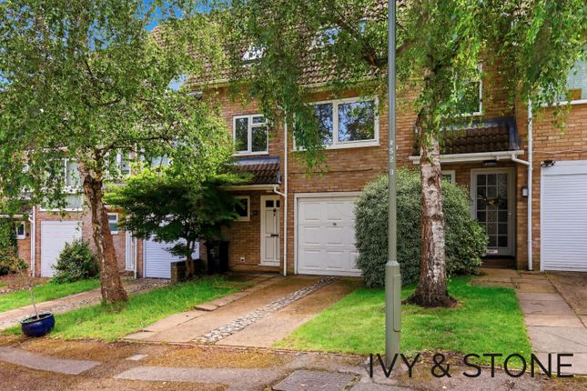 3 bed property, in Rolvenden Gardens, £625,000