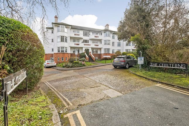 1 bed property, in Brighton Road, £220,000