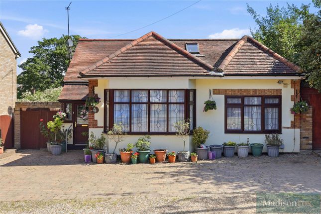 3 bed property, in Hilltop View, £700,000