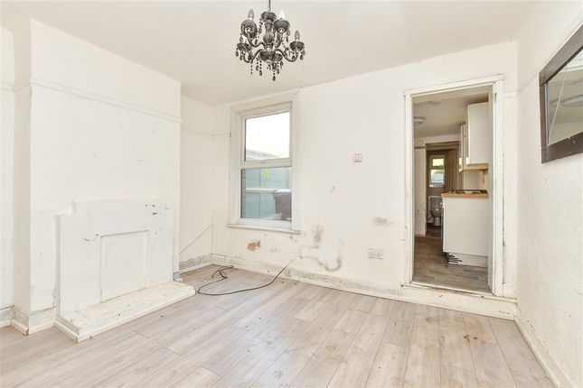 3 bed property, in Thorold Road, £150,000