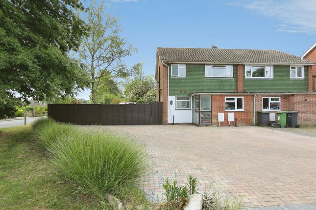 3 bed property, in Merrieleas Drive, £445,000