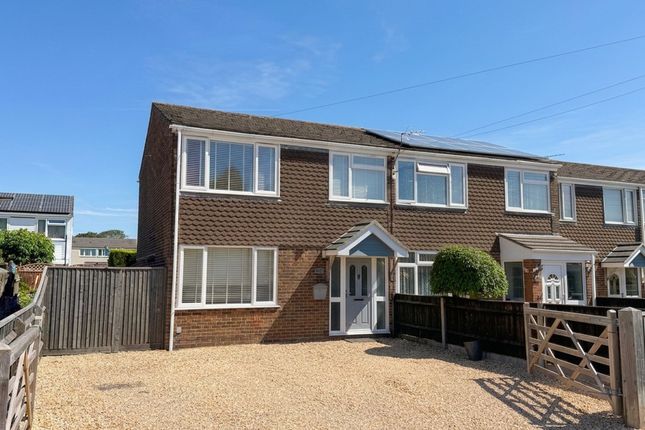 3 bed property, in Roewood Road, £285,000