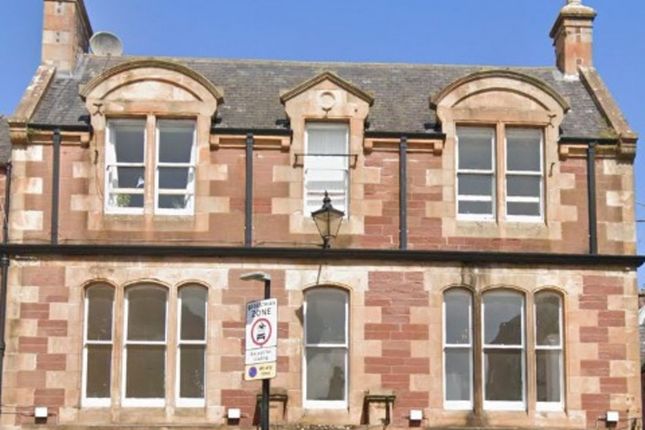 6 bed property, in High Street, £380,000
