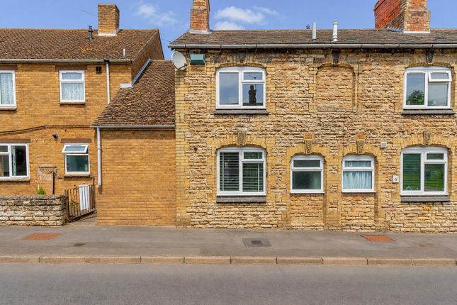 2 bed property, in Binswood End, £225,000