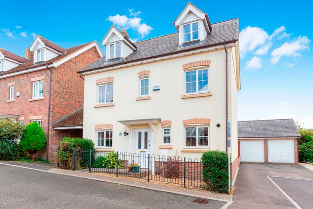 5 bed property, in Yalbury Wood Way, £375,000