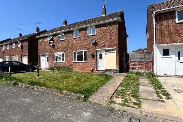 2 bed property, in Wodecroft Road, £270,000