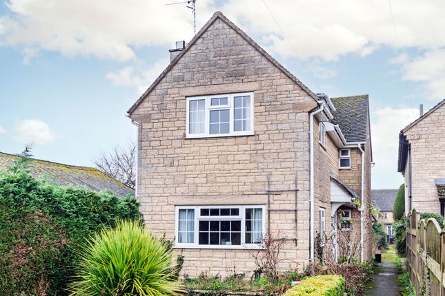 3 bed property, in Hospital Road, £430,000