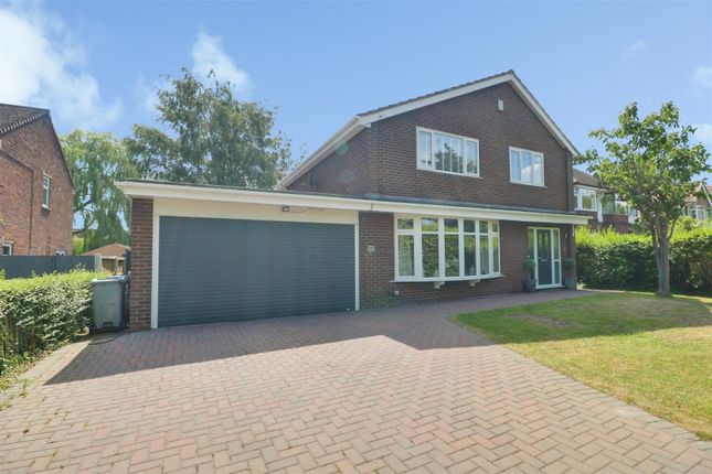 4 bed property, in Sandbach Road, £450,000