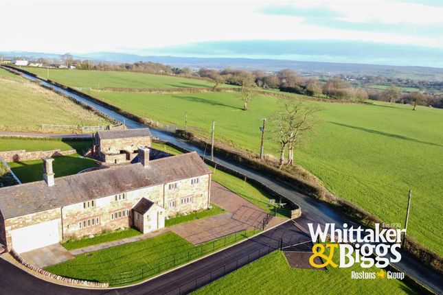4 bed property, in Ivy Farm, £825,000