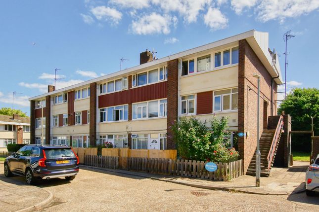 3 bed property, in Shoreham Close, £410,000
