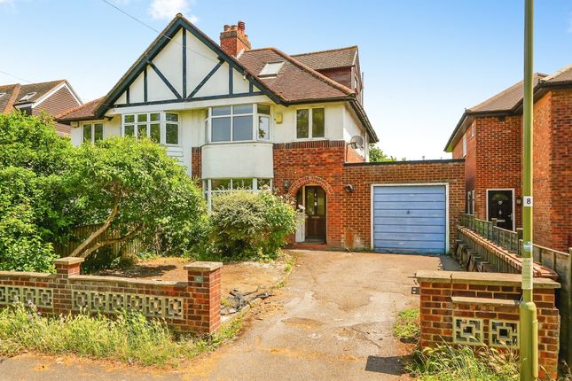 4 bed property, in Delbush Avenue, £460,000