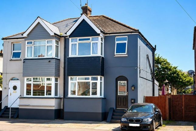 3 bed property, in Bexhill Road, £325,000